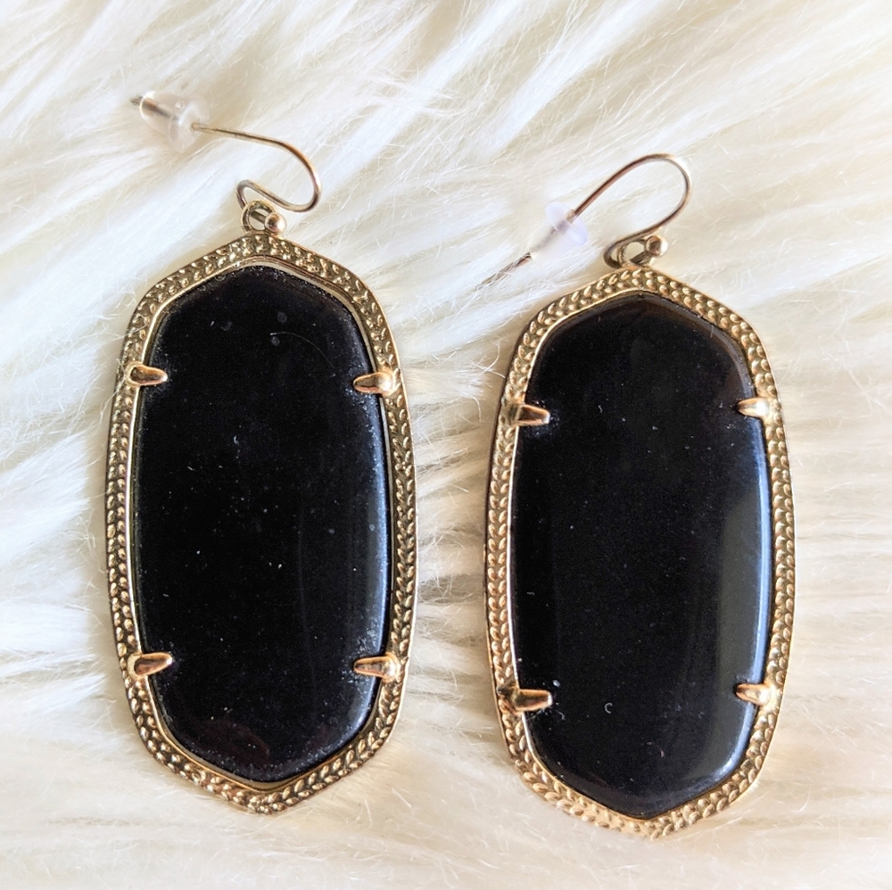 Kendra Scott Danielle black
METAL 14k Gold Plated